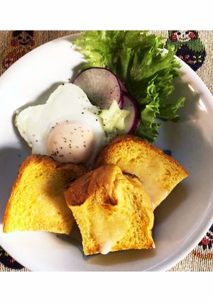 ☆花型セルクルで星の目玉焼き（笑）-レシピのメイン写真