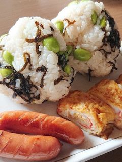 塩こんぶと枝豆のおにぎり♪-レシピのメイン写真