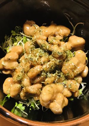 毎日の納豆●スプラウト＆玉葱ドレッシング-レシピのメイン写真