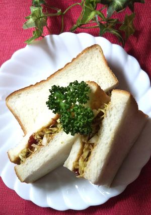 福神漬け&刻みｷｬﾍﾞﾂの.カレーサンド-レシピのメイン写真