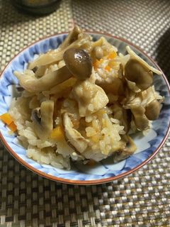 秋の味覚 キノコの炊き込みご飯-レシピのメイン写真