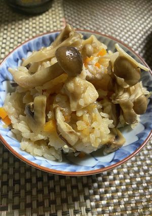 秋の味覚 キノコの炊き込みご飯-レシピのメイン写真