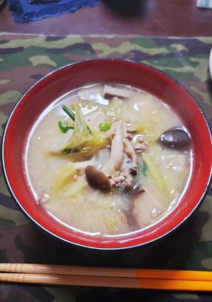 長芋ときのこのひき肉入り味噌汁-レシピのメイン写真