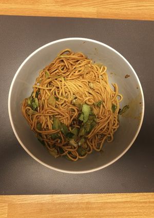 ピリ辛レタスパスタ-レシピのメイン写真