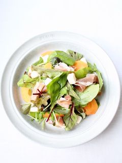 凄く美味しい♪【柿と生ハムのサラダ】-レシピのメイン写真