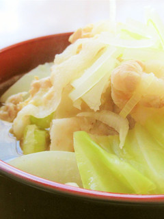 豚バラ肉とキャベツと大根の味噌汁-レシピのメイン写真