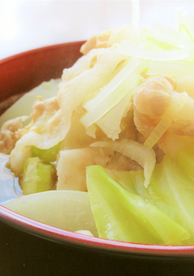 豚バラ肉とキャベツと大根の味噌汁-レシピのメイン写真
