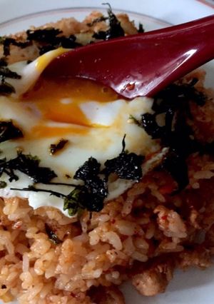 半熟卵のだし入り大人なキムチチャーハン-レシピのメイン写真