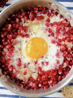 女性の味方♪ザクロ卵焼き!-レシピのメイン写真