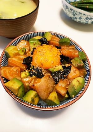 サーモンとアボカド丼-レシピのメイン写真