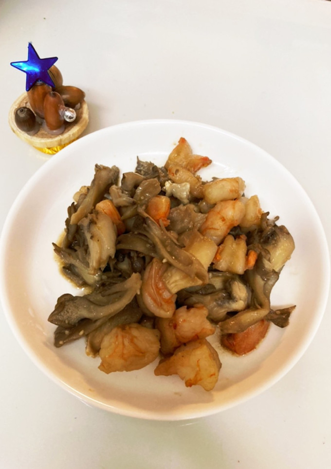 エビと舞茸のガリバタ炒め-レシピのメイン写真