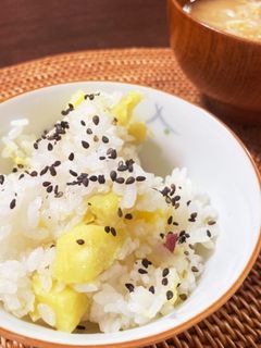 ホクホク♪炊飯器でさつまいもごはん!-レシピのメイン写真