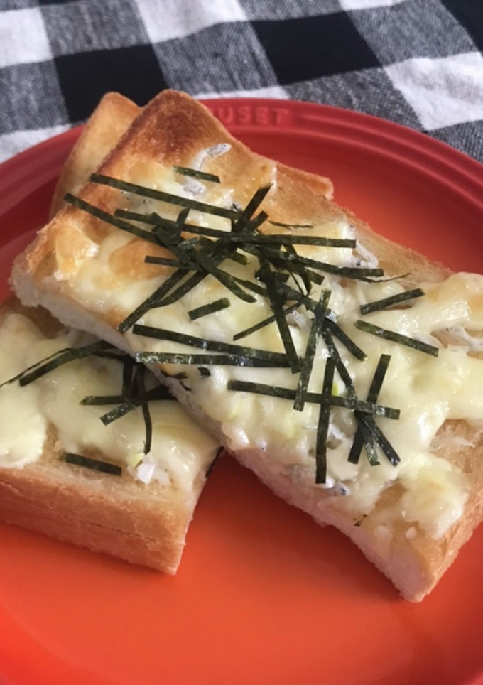 簡単　ごま香る　しらすチーズトースト-レシピのメイン写真