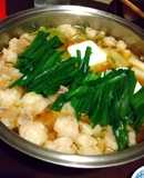 鍋の素なしで絶品もつ鍋（醤油味）
