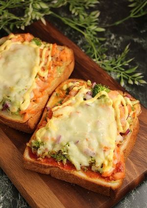 クリスマス！銀鮭野菜ピザトースト-レシピのメイン写真