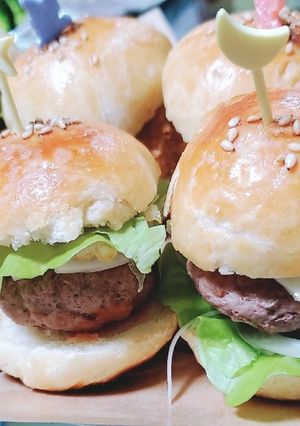 手捏ねでミニバーガー♪♪-レシピのメイン写真