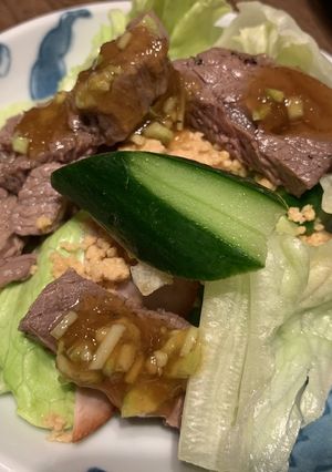 ドレッシングで簡単わさびステーキサラダ-レシピのメイン写真