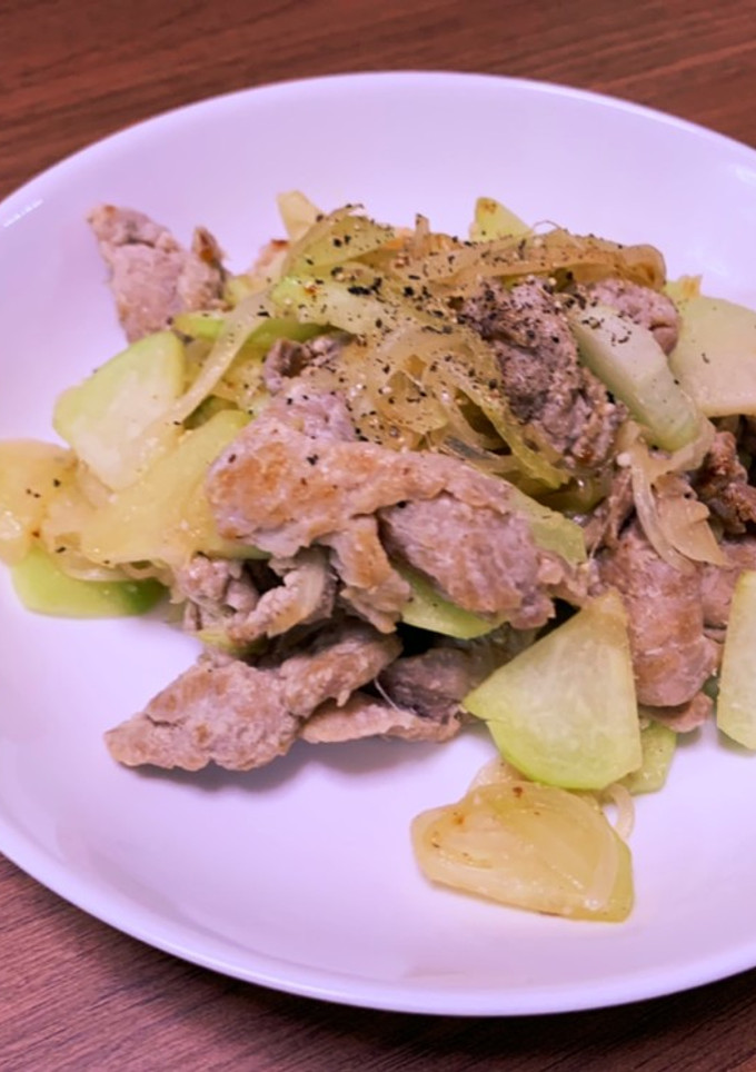 はやとうりと豚肉の塩麹炒め-レシピのメイン写真