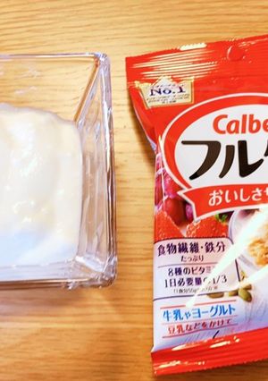 飲むR-1でヨーグルト♪-レシピのメイン写真