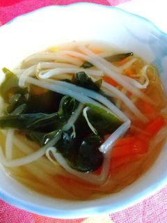 もやし・にんじん・わかめのコンソメスープ-レシピのメイン写真