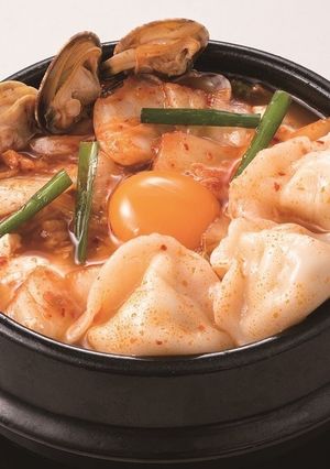 冷凍水餃子入り☆旨辛スンドゥブ-レシピのメイン写真