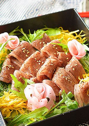 カルビ肉を焼いて華やかチラシ寿司♪-レシピのメイン写真