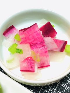 彩綺麗な赤大根と大根のお漬物・箸休め一品-レシピのメイン写真
