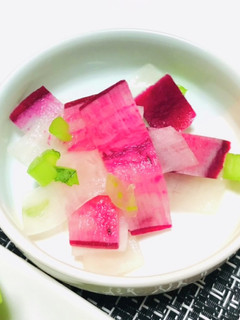 彩綺麗な赤大根と大根のお漬物・箸休め一品-レシピのメイン写真