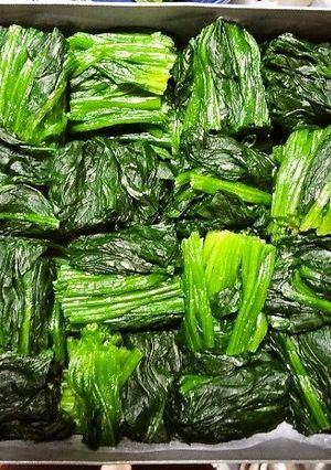 市松模様に並べて、ほうれん草の冷凍保存-レシピのメイン写真