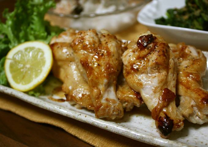 焼鳥 もも 30本 10本 × 3袋 1本30g 送料無料 冷凍 生串 未加熱 焼き鳥 もも肉 モモ 鶏肉 串 もも串 タイ産 味付なし おつまみ  おかず やきとり おやつ ピクニック BBQ バーベキュー お祭り 催事 スターゼン thai | お肉 ベーコン ハム スターゼン