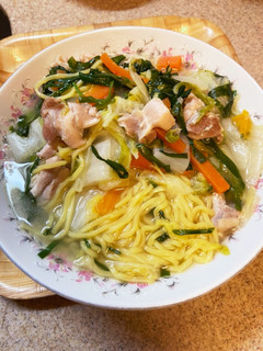 鍋キューブで【鷄だしうま塩】簡単ラーメン-レシピのメイン写真