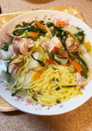 鍋キューブで【鷄だしうま塩】簡単ラーメン-レシピのメイン写真