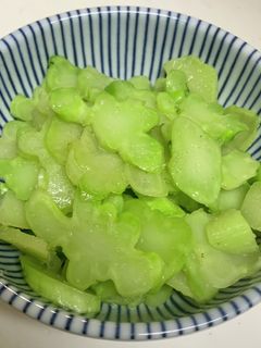 ブロッコリーの芯で☆こぶ茶 にんにく炒め-レシピのメイン写真