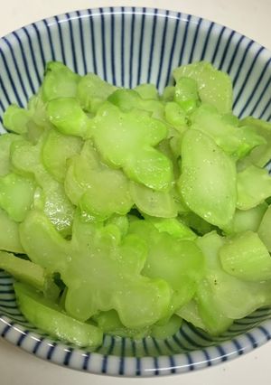 ブロッコリーの芯で☆こぶ茶 にんにく炒め-レシピのメイン写真