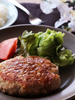シャキシャキ美味しい♪れんこんハンバーグ-レシピのメイン写真