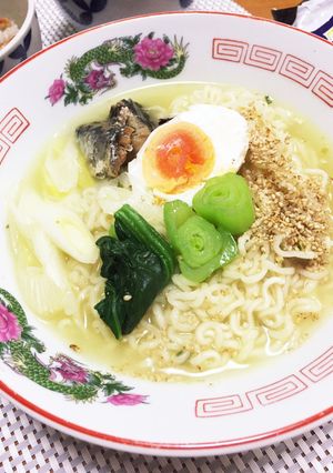 塩ラーメンにオイルサーディン乗せるだけ♪-レシピのメイン写真