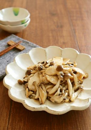 ごはんが進む☆鶏むね肉としめじの生姜焼き-レシピのメイン写真