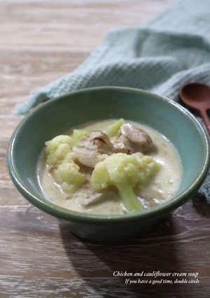 鶏肉とカリフラワーのクリームスープ-レシピのメイン写真