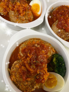 トマト缶でチーズIN煮込みハンバーグ!!-レシピのメイン写真