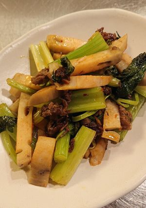セロリと蓮根の食べるラー油炒め-レシピのメイン写真