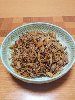 糸コンニャクとゴボウのピリ辛挽き肉炒め-レシピのメイン写真