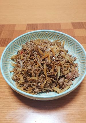糸コンニャクとゴボウのピリ辛挽き肉炒め-レシピのメイン写真