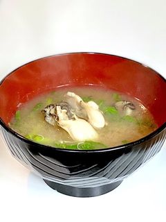 牡蠣と春菊のお味噌汁-レシピのメイン写真