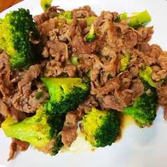 รูปของ 牛肉とブロッコリーのオイスター炒め