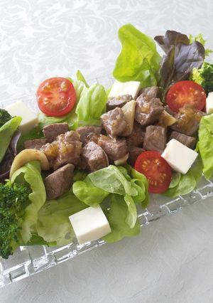 お肉も野菜も美味さUP！ステーキサラダ-レシピのメイン写真