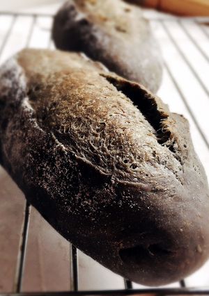 セサミンたっぷり黒煉胡麻入り黒パン♫-レシピのメイン写真