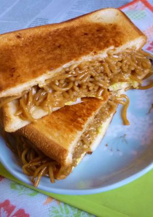 マルちゃんバター醤油味焼そばホットサンド-レシピのメイン写真