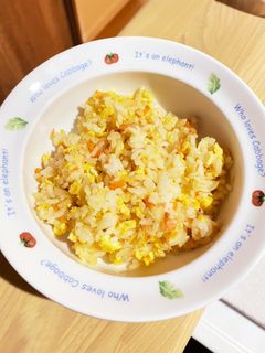 子どもも好きな味◇鮭フレークチャーハン-レシピのメイン写真