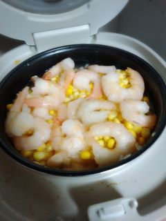 炊飯器で簡単エビピラフ-レシピのメイン写真