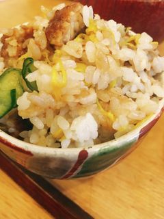 菊の花とうなぎの混ぜご飯-レシピのメイン写真